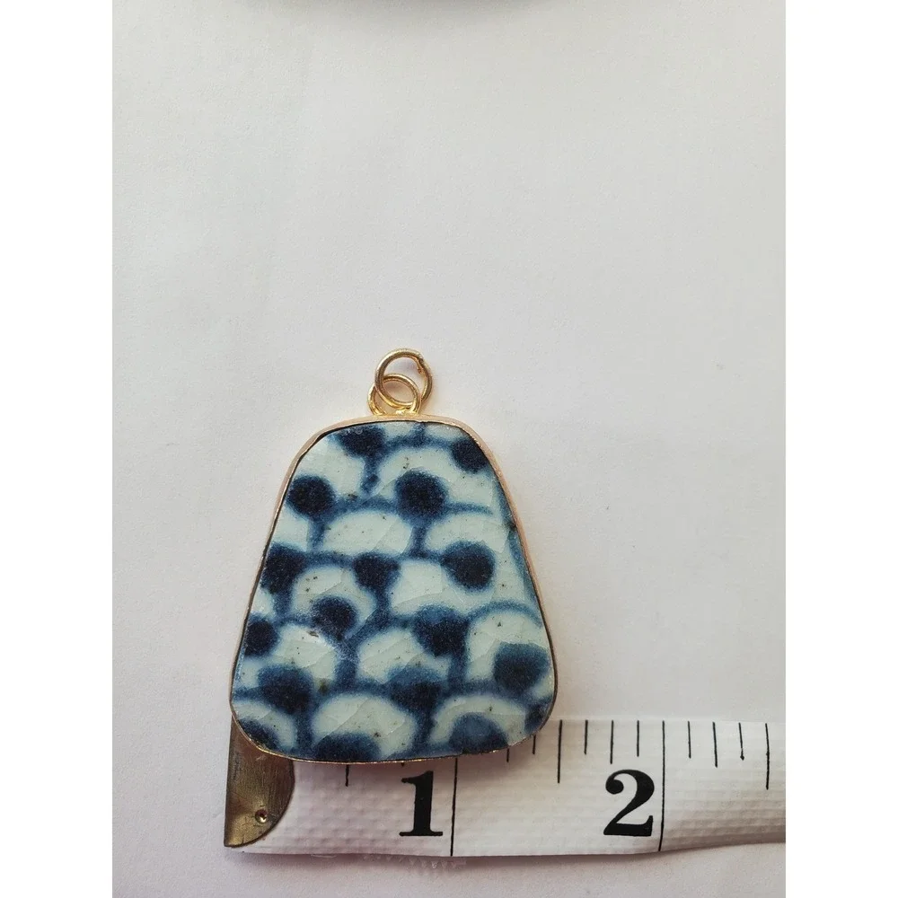 Vintage Repurposed Blue & White Pottery Shard Jewelry Pendant‎ Ming Chinoiserie